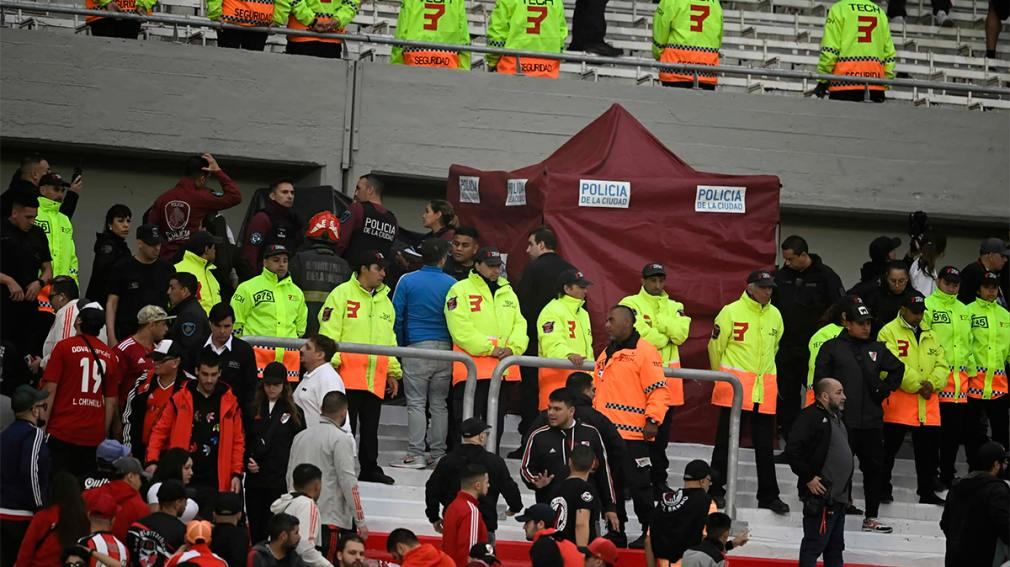 Tragedia: Se suspendió el partido entre River y Defensa y Justicia por la muerte de un hincha
