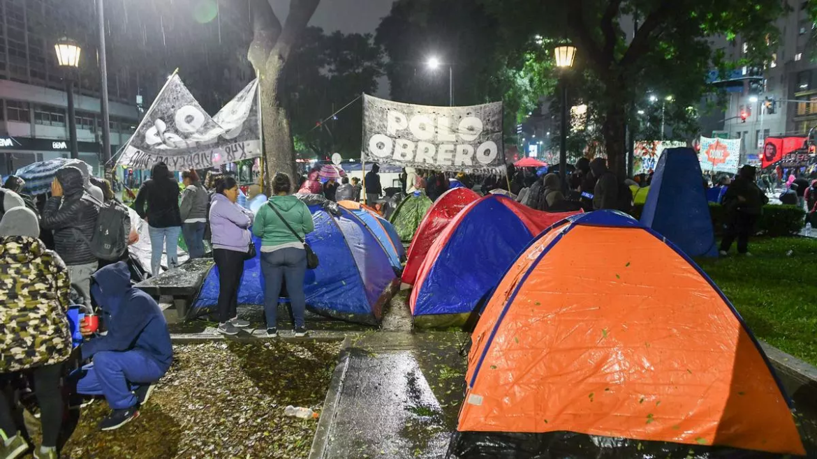 La Unidad Piquetera confirmó acuerdo con Desarrollo Social y levanta el acampe en 9 de Julio