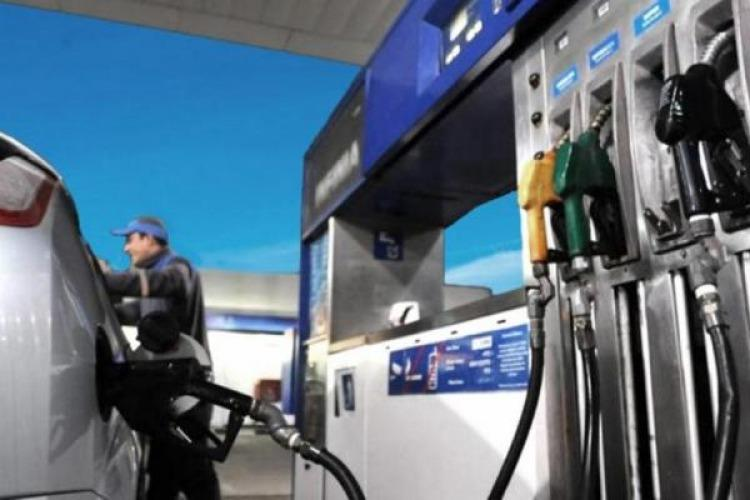 Massa anunció el congelamiento de precios de los combustibles
