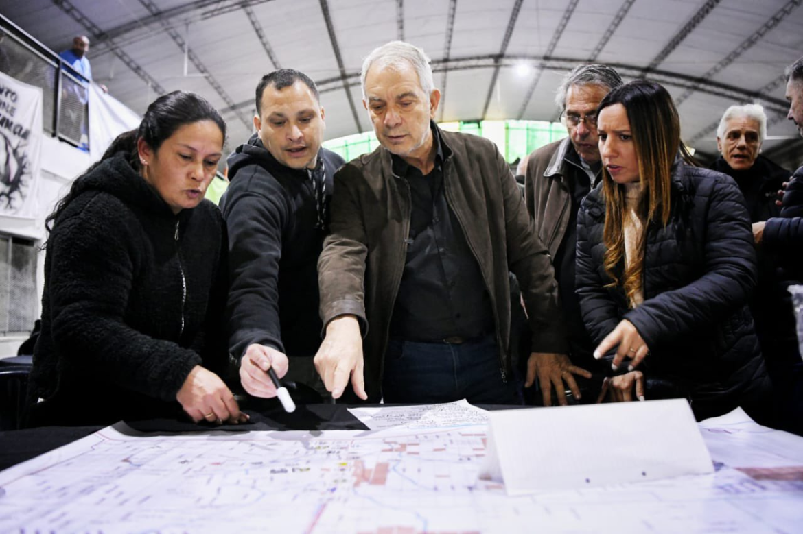 Alak: “Es una vergüenza que La Plata tenga 7.500 cuadras de tierra y 175 barrios sin servicios”