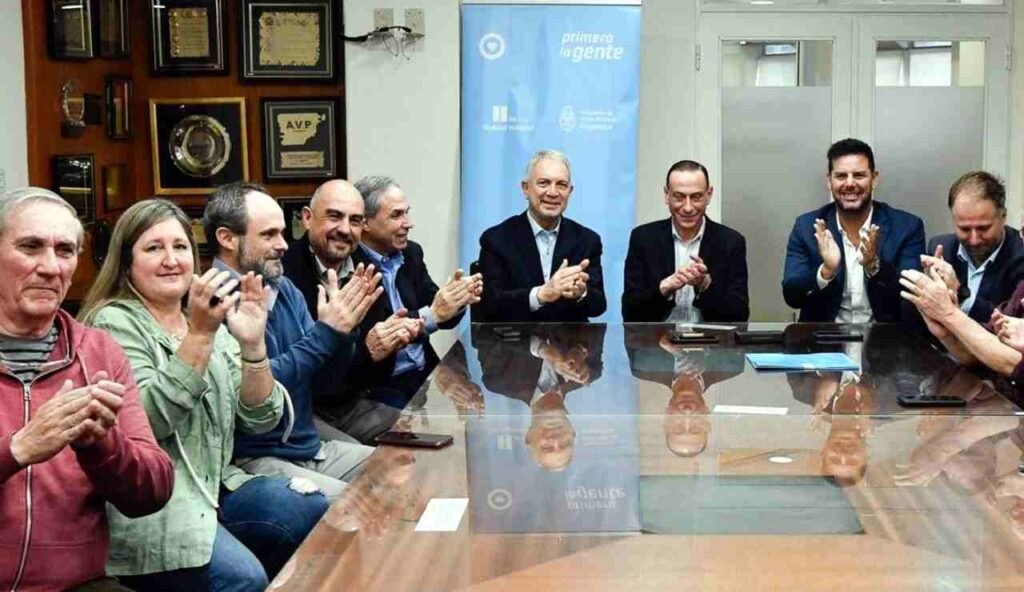 Alak anunció el reinicio de la bajada de la autopista frente al Parque Ecológico