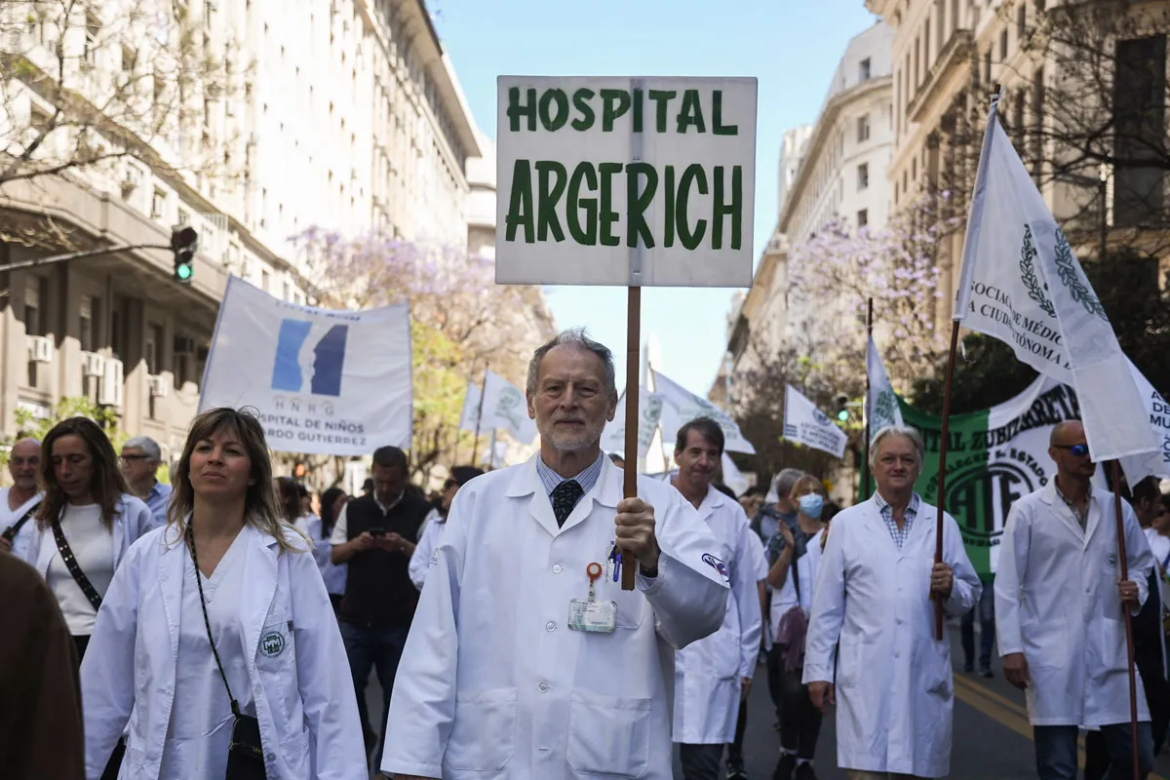 Paro y movilización en hospitales porteños para exigir «aumento de salarios»