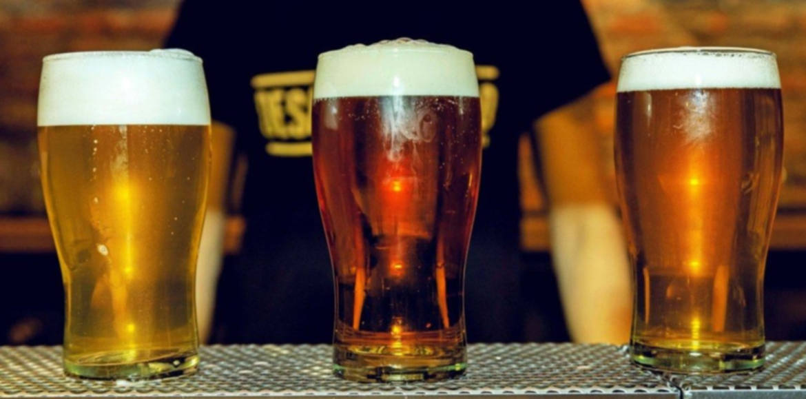 Con más de 50 estilos, llega una degustación de cervezas artesanales platenses a Plaza Malvinas