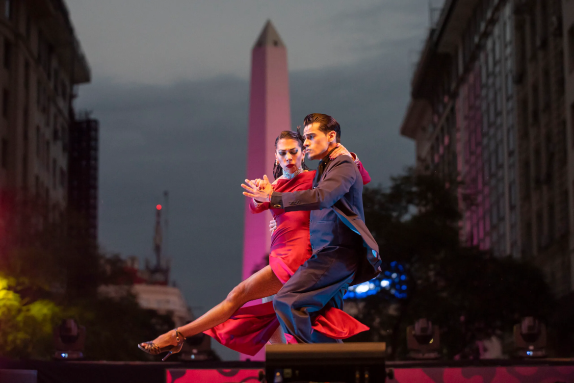 Dos parejas porteñas y una rosarina resultaron ganadoras en el Mundial de Tango Danza