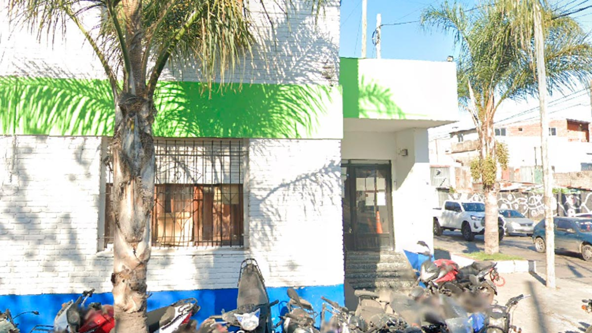 Cuatro presos se fugaron de una comisaría de Avellaneda mientras se jugaba el superclásico