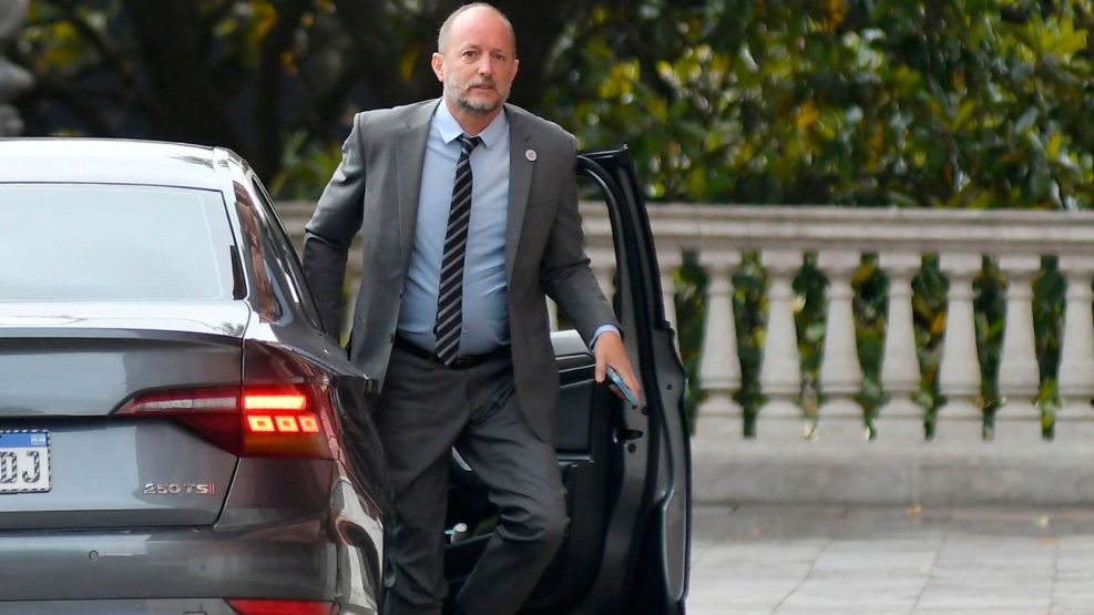Un fiscal imputó a Insaurralde por presunto lavado de dinero y pidió inhibición de sus bienes