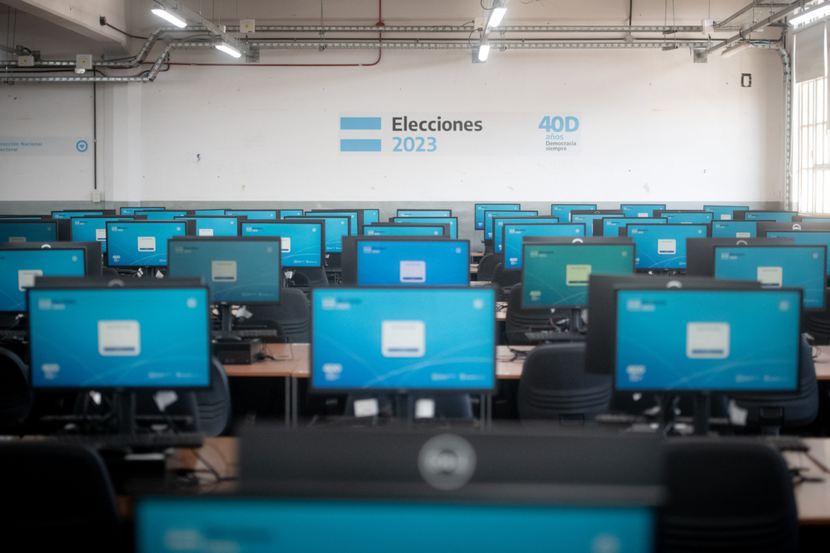 La DINE realizará hoy un simulacro del recuento de votos para ajustar el sistema