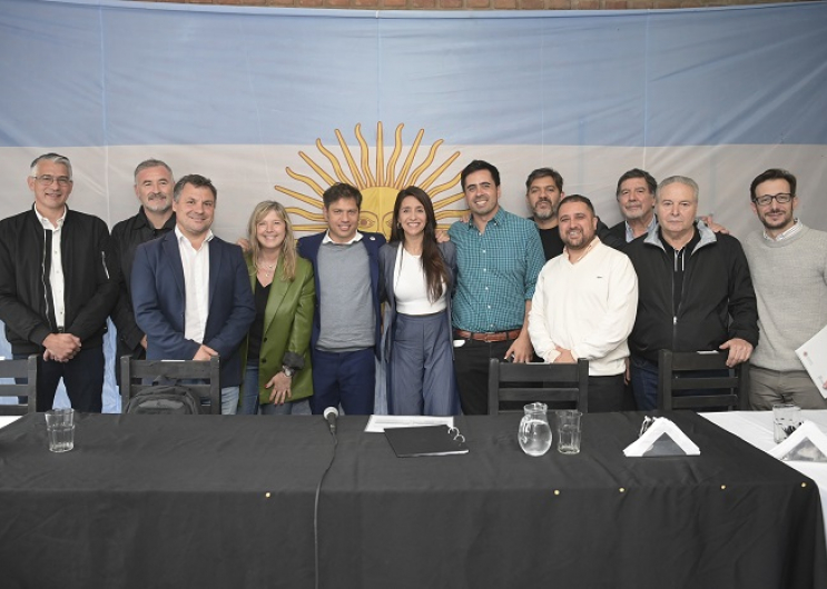 Kicillof se reunió con dirigentes e intendentes de la segunda y cuarta sección electoral