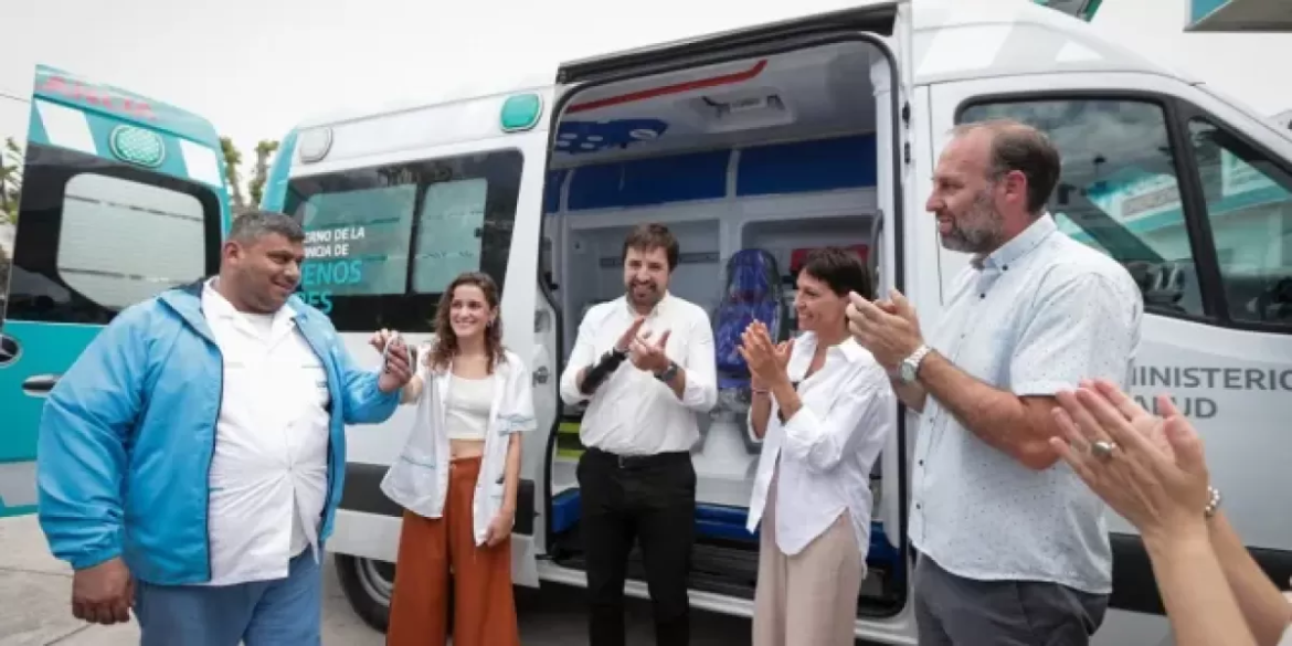 Kreplak entregó dos ambulancias y un ecógrafo en Azul