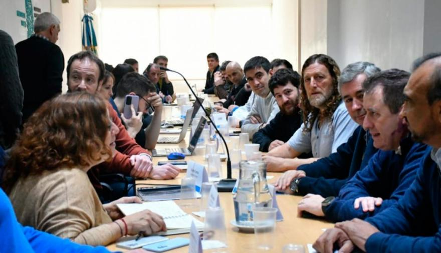 Gobierno bonaerense y docentes seguirán hoy la discusión salarial