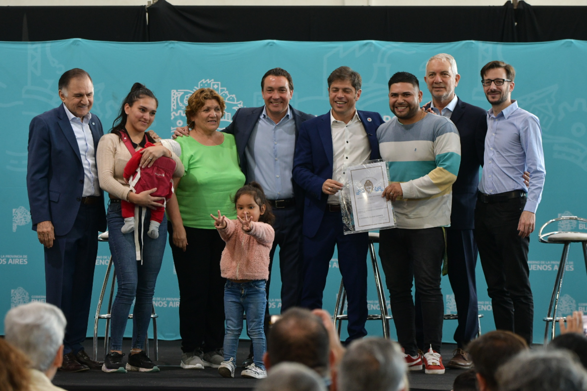 Kicillof entregó 559 títulos de propiedad en Florencio Varela