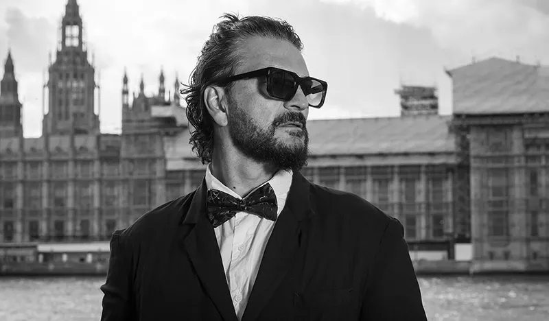 Ricardo Arjona llega a Vélez y se despide de su exitosa gira «Blanco y negro»