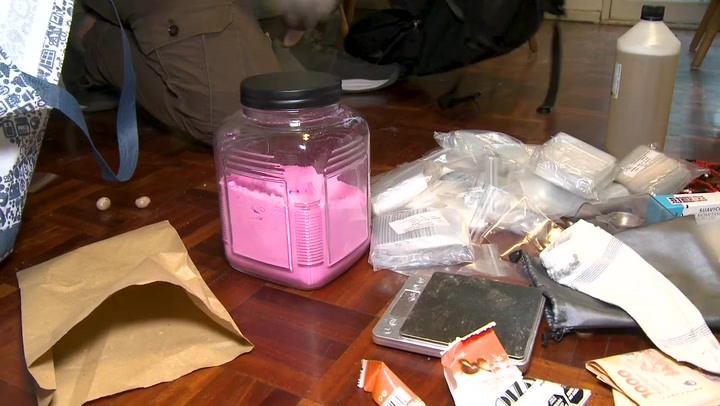Desbaratan banda narco que producía y exportaba «tusi» desde un laboratorio en Villa Crespo