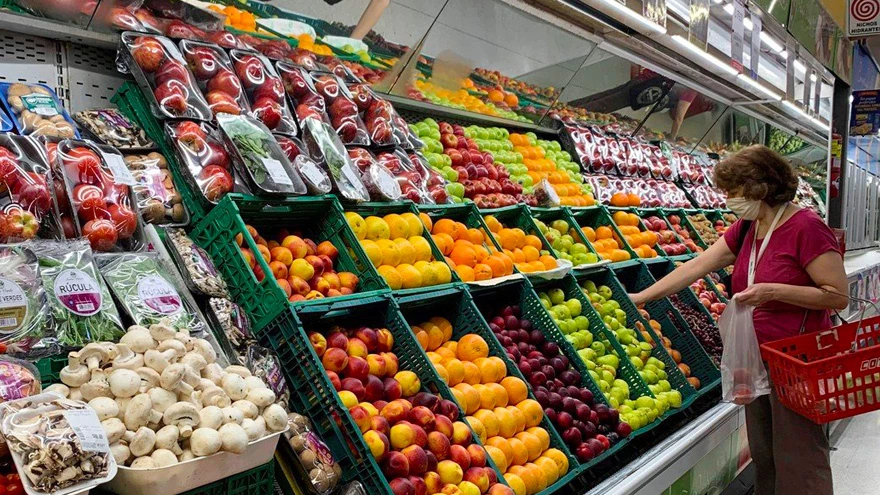 Supermercados y comerciantes frutihortícolas advierten por aumentos en alimentos