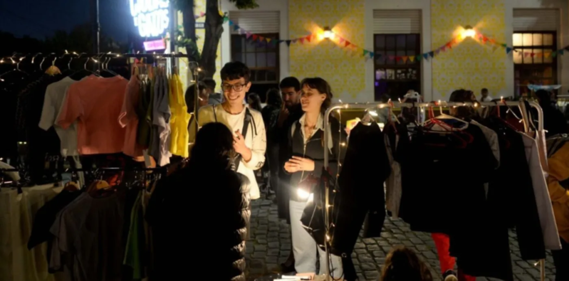 Más de 300 emprendedores y productores autogestivos presentan: La noche de las ferias en La Plata