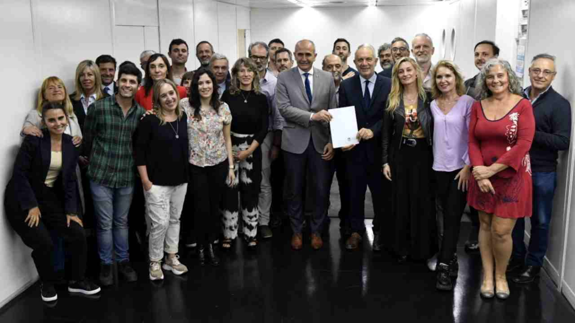 Alak y decanos de la UNLP acordaron el dictado de carreras universitarias