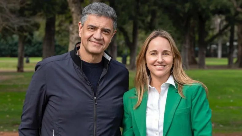 Transición en CABA: Jorge Macri y Clara Muzzio juran en la Legislatura porteña