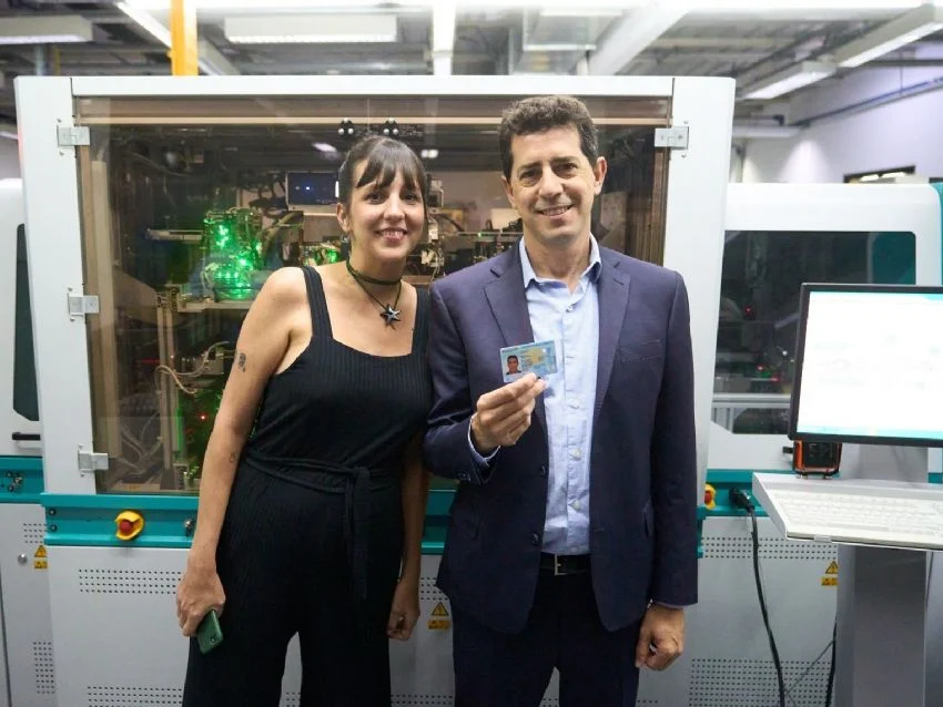 Wado De Pedro presentó el nuevo DNI electrónico, que tendrá chip y código QR