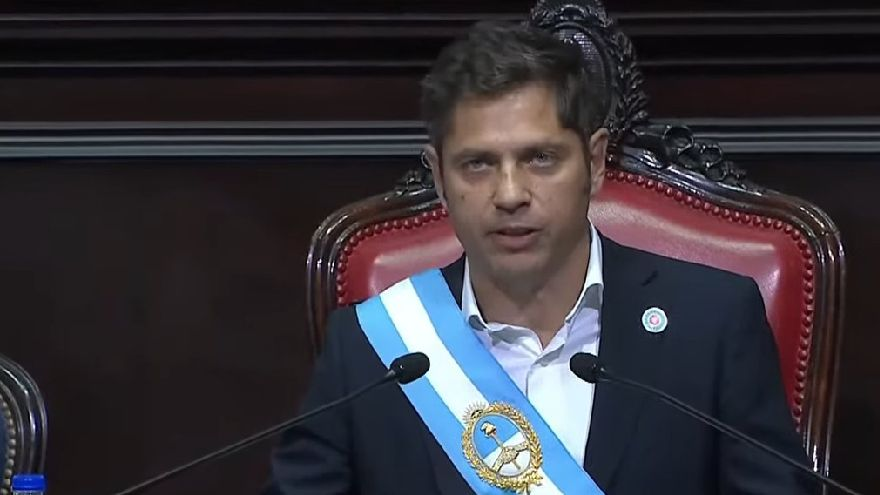 Kicillof en su asunción apuntó contra el presidente Milei “La famosa libertad es una estafa”