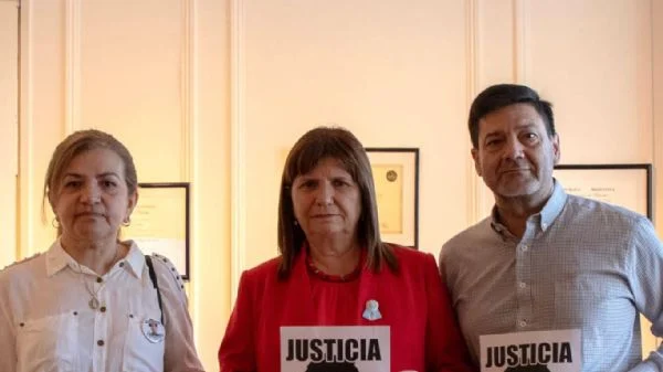 Los padres de Fernando Báez Sosa se reunieron con la ministra Patricia Bullrich