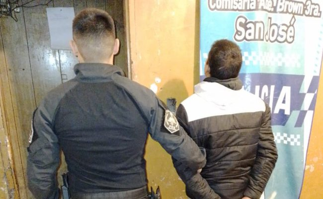 Detienen a un joven de 23 años, por asesinar a golpes a su hijastro de siete meses