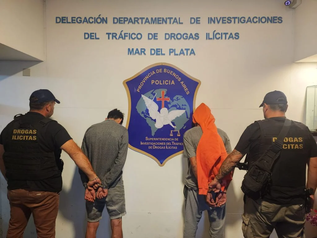 Dos hombres detenidos por comercializar estupefacientes en un kiosco de Mar del Plata