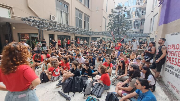 Estudiantes de Filosofía y Letras realizan hoy un cacerolazo por presupuesto universitario