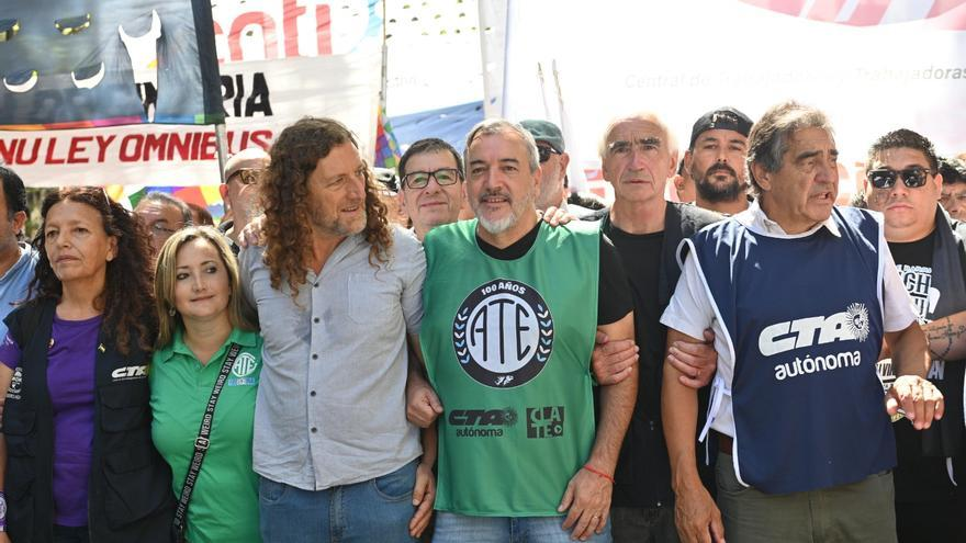 Oficializan aumento del 12 por ciento para empleados estatales a partir de febrero