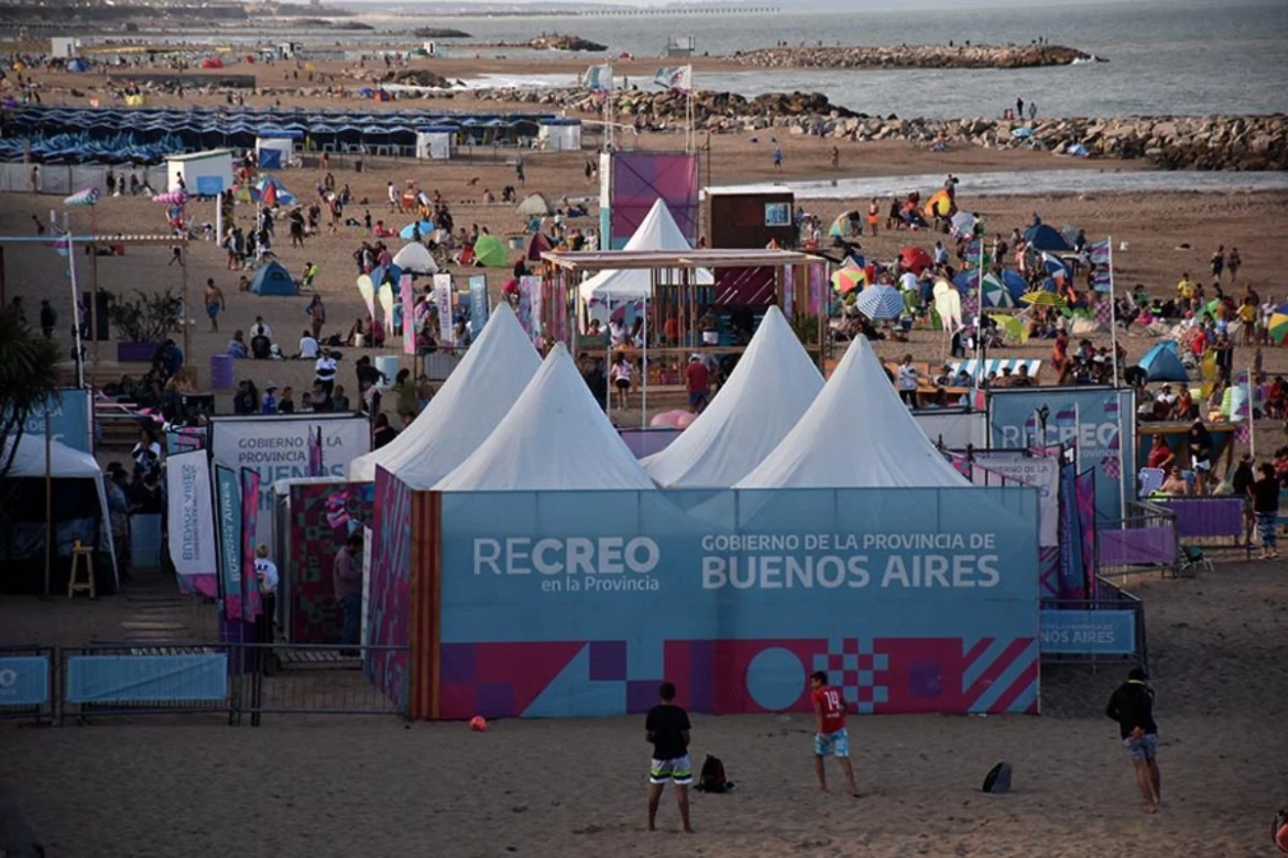 Mena visitó el Parador ReCreo en Mar del Plata
