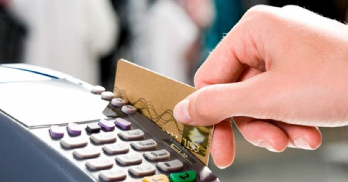 Las compras con tarjetas de crédito se desplomaron en enero