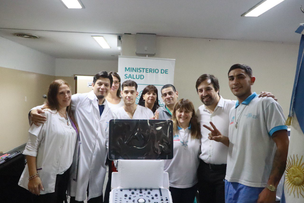 La Provincia inauguró un nuevo centro de diálisis y entregó equipamiento
