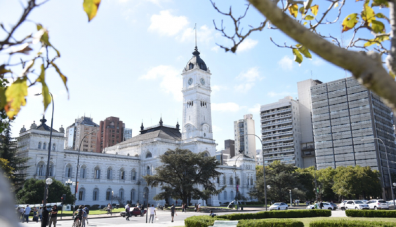 La Municipalidad dispuso una recomposición salarial del 30% que recupera el atraso remunerativo del 2023