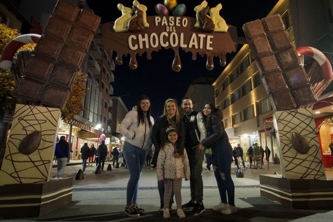 Fiesta del Chocolate 2024, en Bariloche: así se vivió la primera jornada, mirá la agenda del viernes