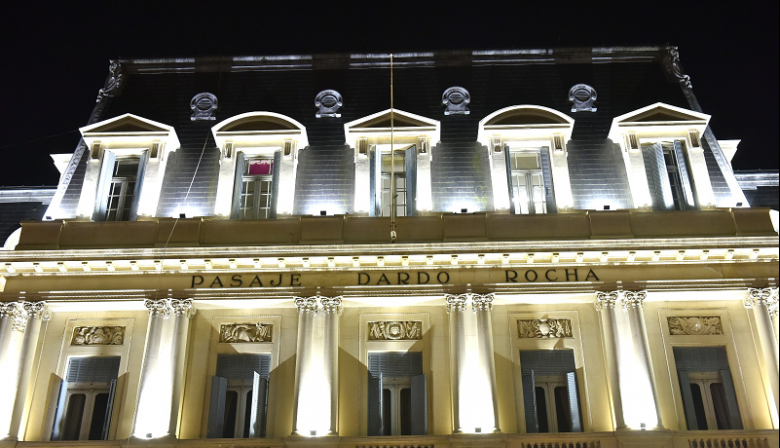 La Plata: Con espectáculos en vivo, presentan tres exposiciones artísticas gratuitas en el Pasaje Dardo Rocha