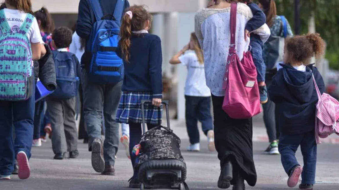 Ya hay más de 100 mil alumnos inscriptos para recibir la ayuda escolar que anunció Jorge Macri