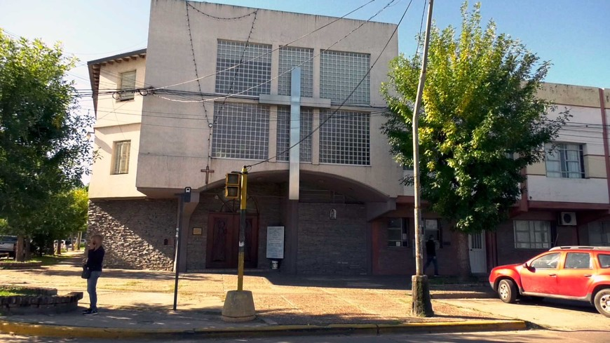 La Parroquia Luján distribuye 220 viandas ante la crisis alimentaria