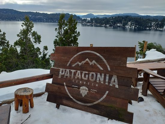 Una explosión en la famosa cervecería de Bariloche dejó a un trabajador gravemente herido