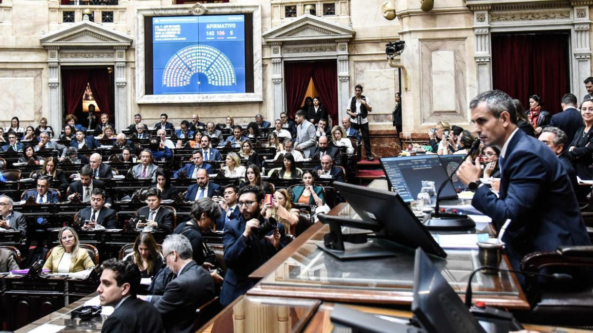 Diputados aprobó en general la ley Bases, pero hay dudas por la votación en artículos clave