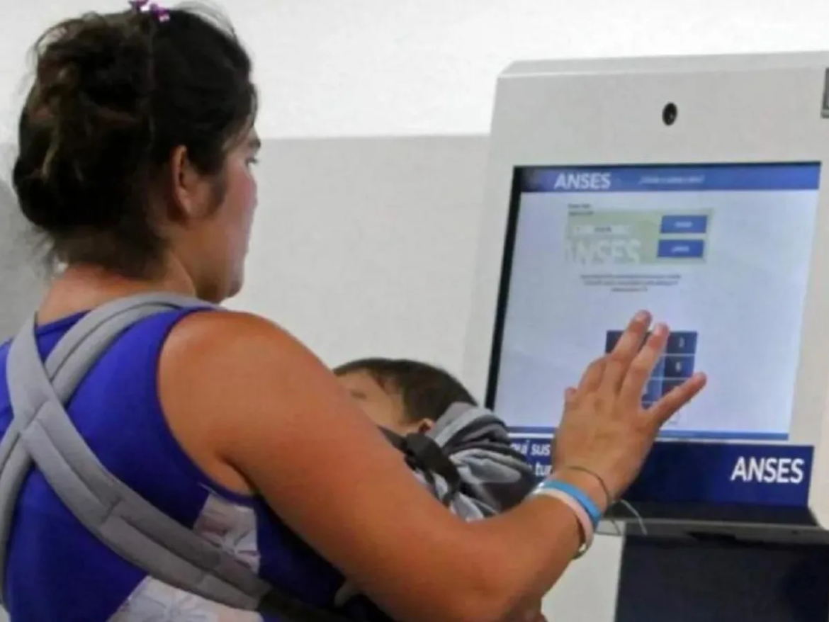 ANSES pagará un bono especial de $19.818 a AUH y AUE en abril