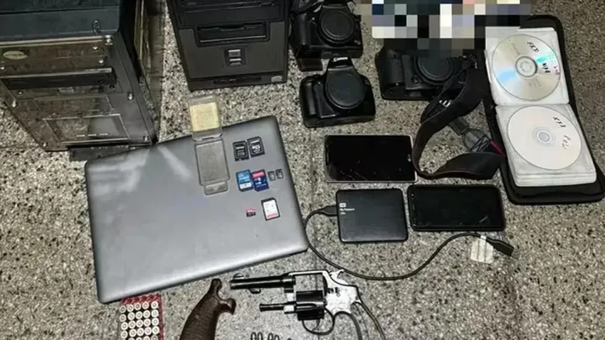 Un hombre fue detenido acusado de sacarle fotos desnuda a su nieta