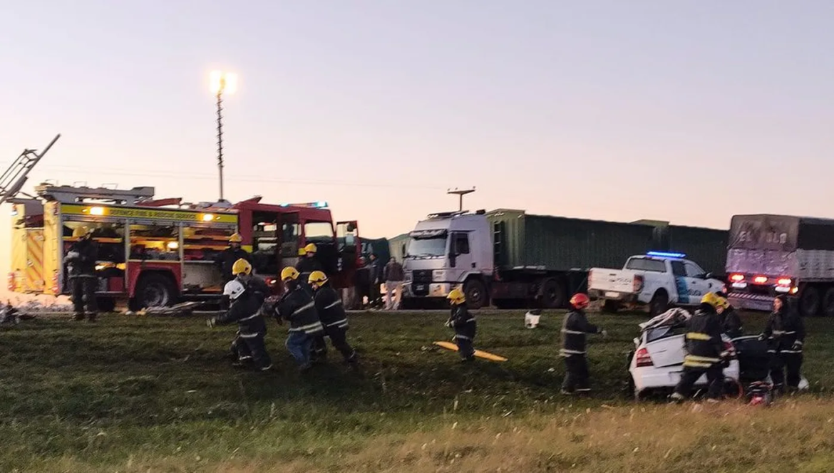Fatal accidente: una joven de 20 años y su bebé murieron en la Ruta 188