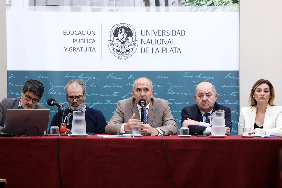 La Plata: Sesionó el Consejo Superior de la UNLP con reclamos por el presupuesto y la situación salarial
