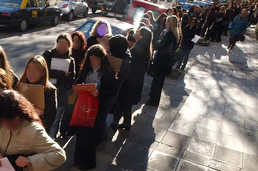 El desempleo subió fuerte en el primer trimestre y llegó al 7,7%, máximo.