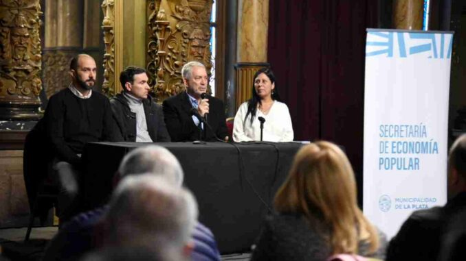 La Plata : Julio Alak presentó un programa de capacitaciones sobre gestión de cooperativas