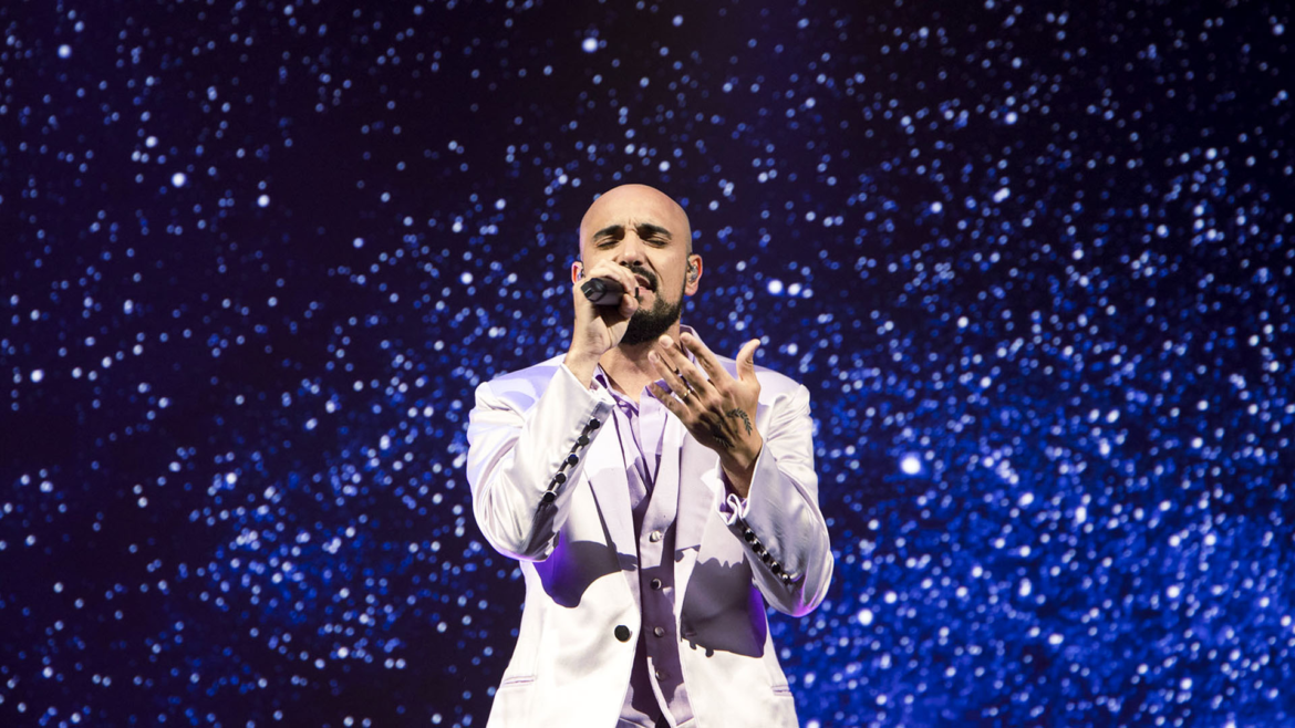 Abel Pintos presentó su nuevo single en un evento