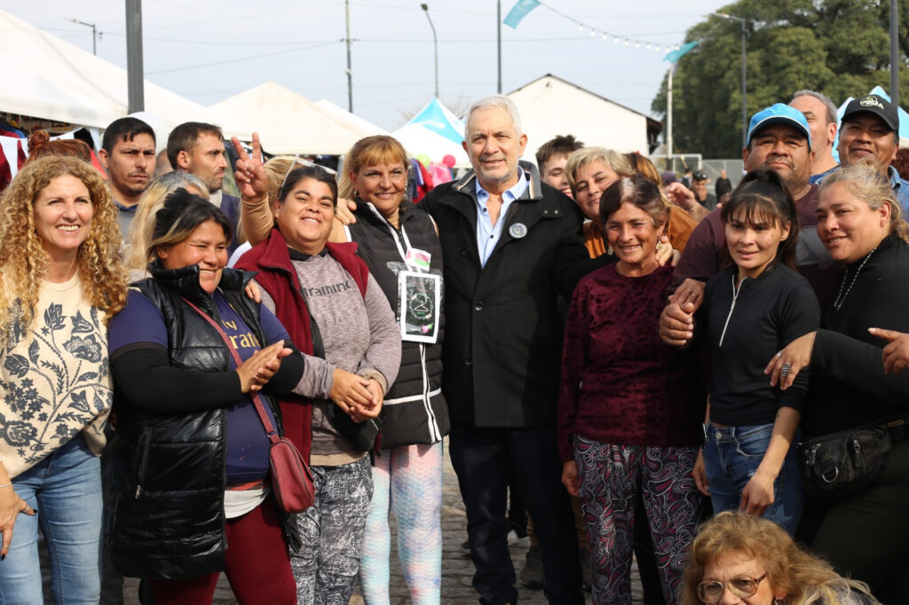 Se inauguró el Paseo de Compras Meridiano V, con los exvendedores ambulantes de las plazas Italia y San Martín