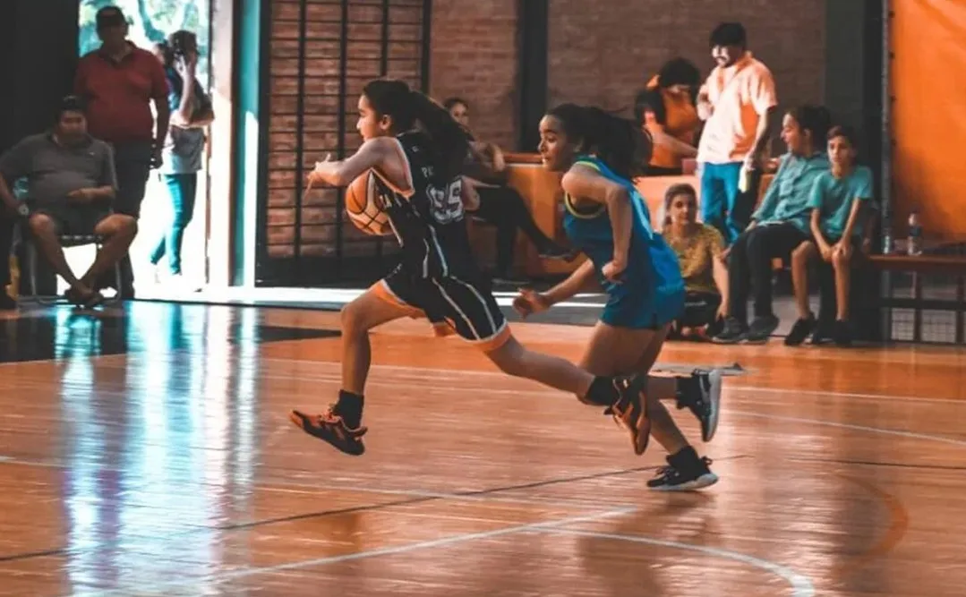 Furor en Misiones Paulina Ojeda la nueva Michael Jordan: tiene 11 años y anotó 93 puntos