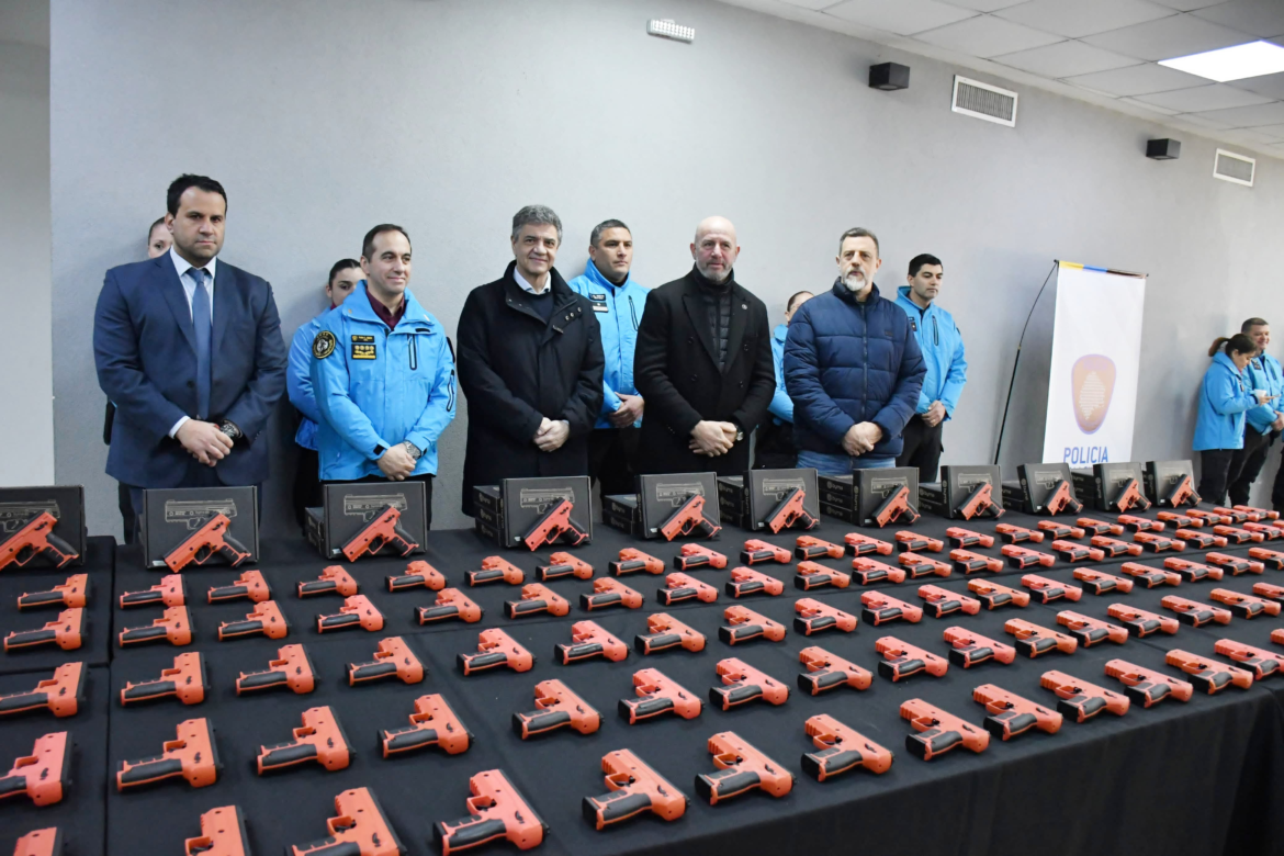 Cómo funcionan las pistolas BYRNA, las nuevas armas de letalidad reducida que sumó la Policía porteña