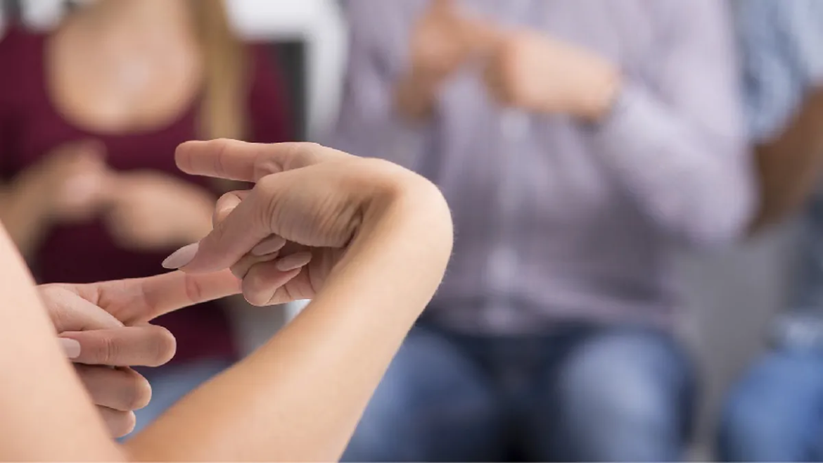 San Nicolás: capacitación gratuita de lengua de señas en el auditorio municipal