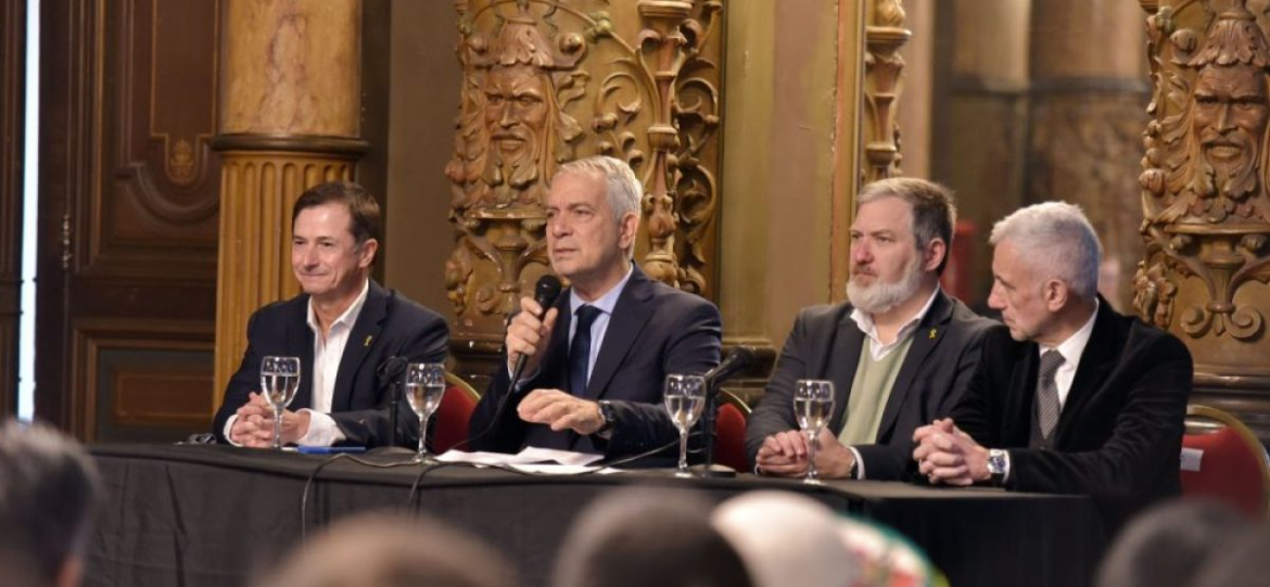 La Plata: Alak encabezó un acto homenaje por los 30 años del atentado a la AMIA